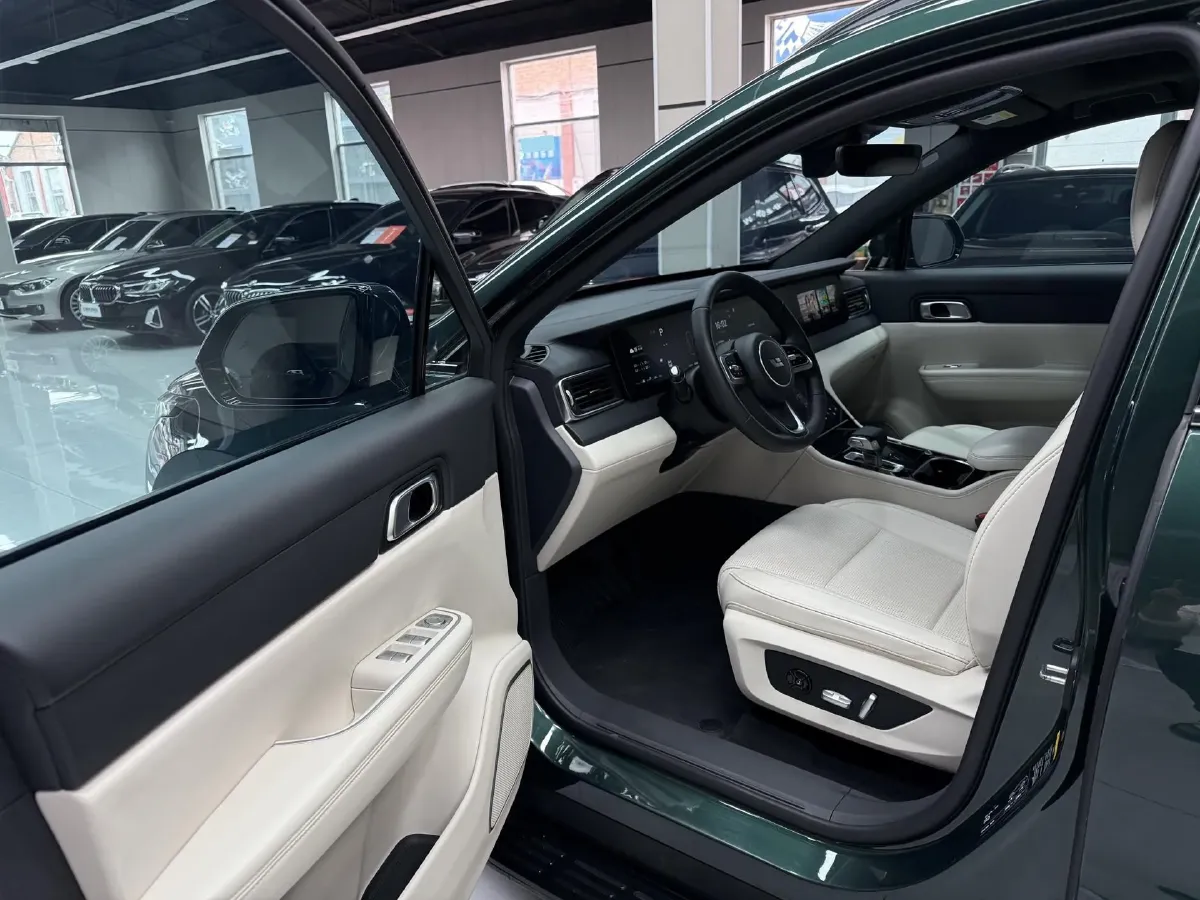 2021 Li ONE Range Extended 131HP REEV 40.5KWH,autocango,china used car exporter,china ev exporter,chinese used car exporter,chinese used ev exporter