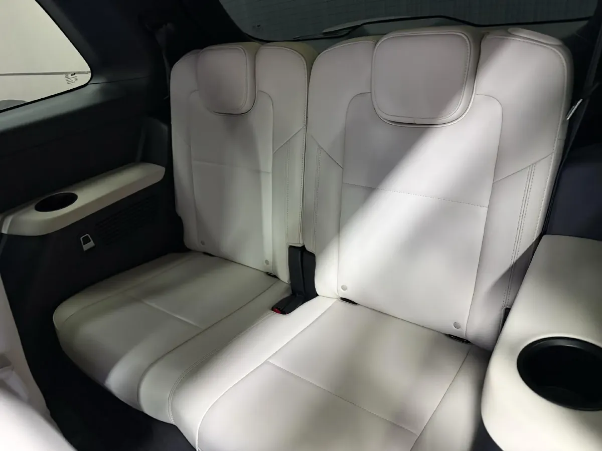 2021 Li ONE Range Extended 131HP REEV 40.5KWH,autocango,china used car exporter,china ev exporter,chinese used car exporter,chinese used ev exporter