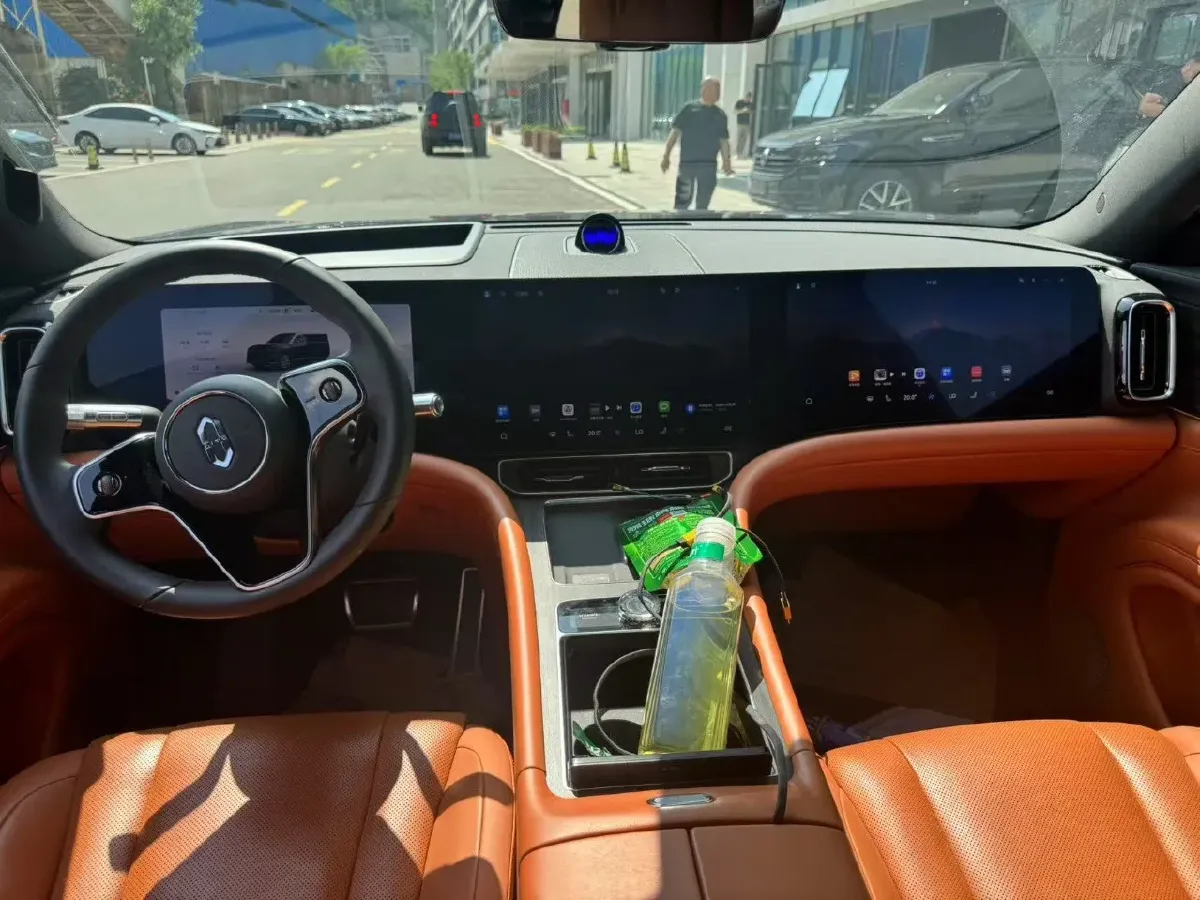 2024 AITO AITO M9 1.5T 152HP L4 REEV 42KWH,autocango,china used car exporter,china ev exporter,chinese used car exporter,chinese used ev exporter