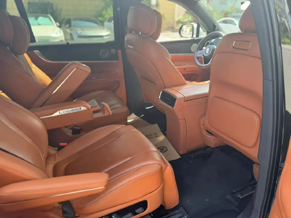 2024 AITO AITO M9 1.5T 152HP L4 REEV 42KWH,autocango,china used car exporter,china ev exporter,chinese used car exporter,chinese used ev exporter