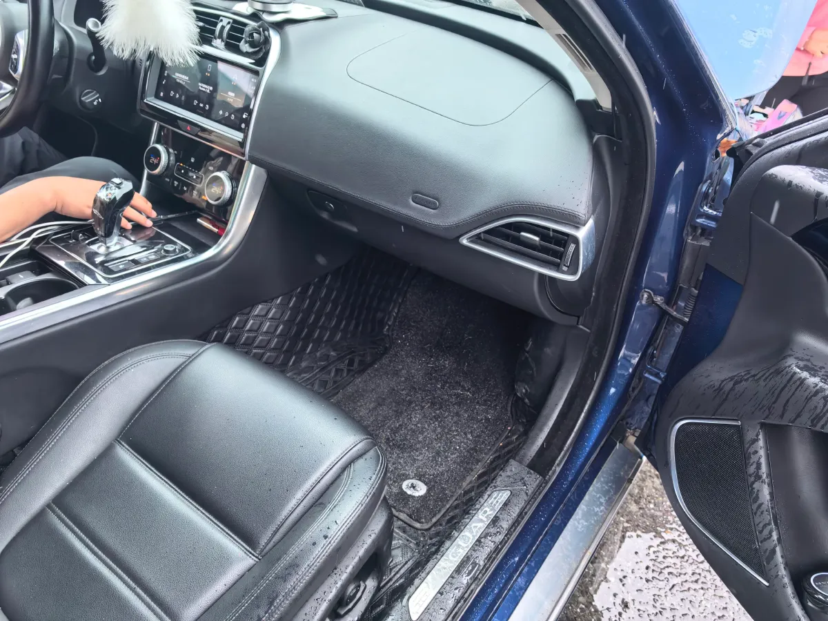 2021 Jaguar XEL 2.0T 250HP L4 8AT,autocango,china used car exporter,china ev exporter,chinese used car exporter,chinese used ev exporter