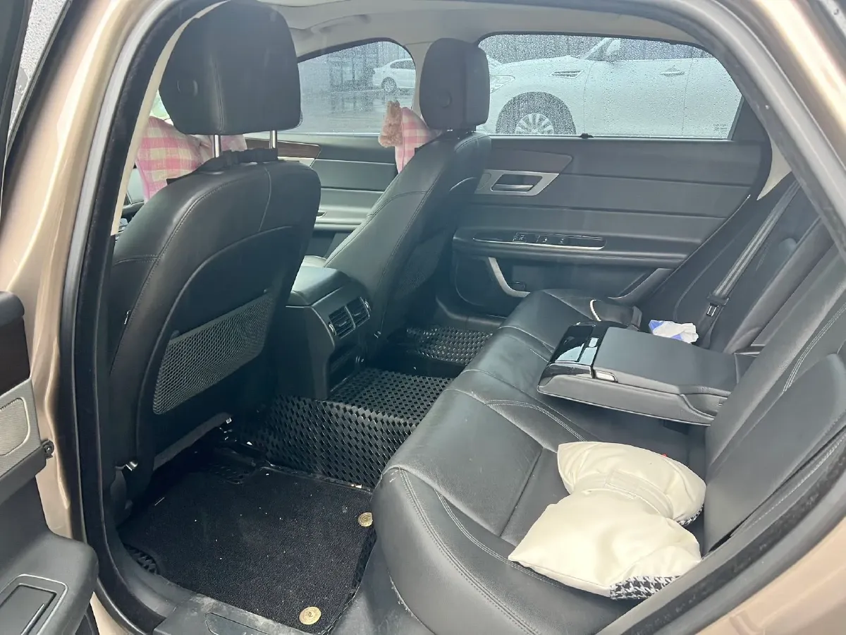 2018 Jaguar XFL 2.0T 200HP L4 8AT,autocango,china used car exporter,china ev exporter,chinese used car exporter,chinese used ev exporter