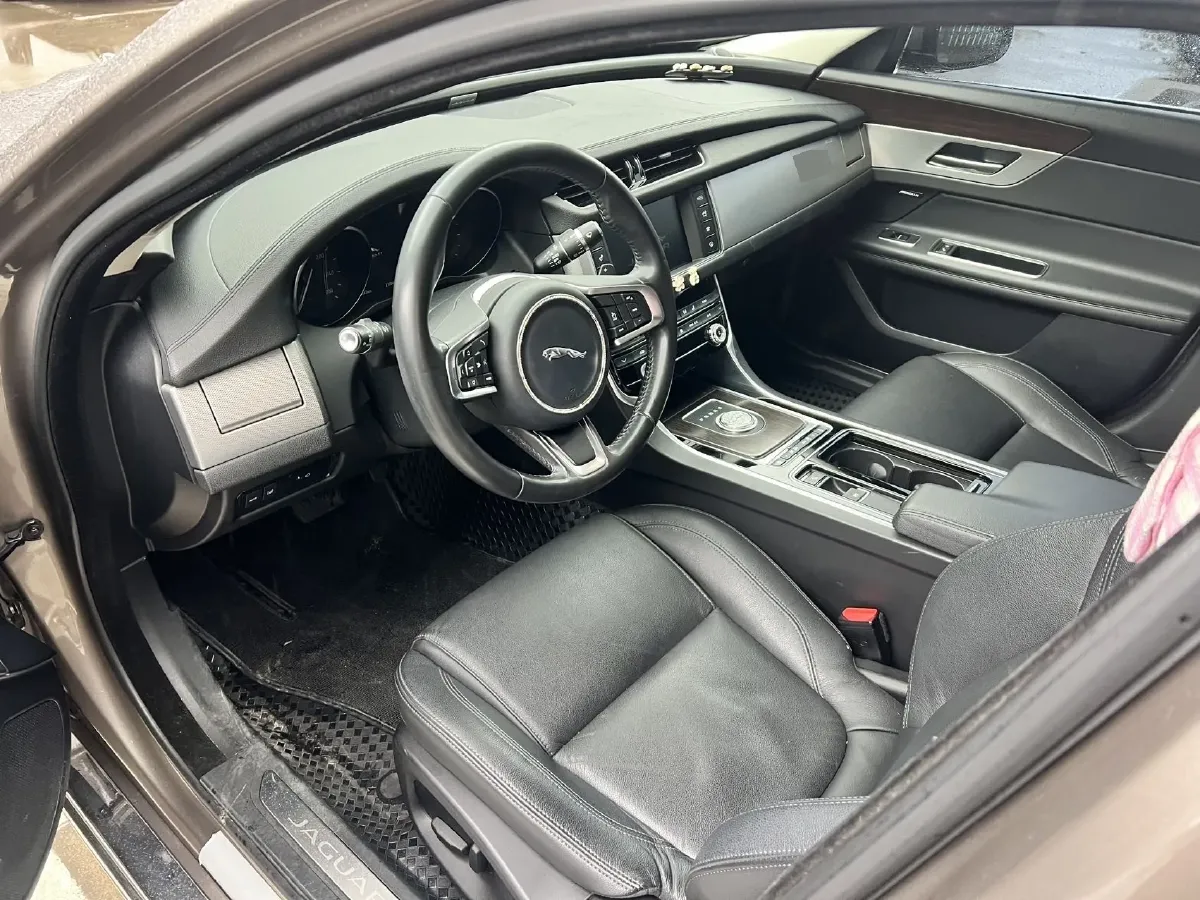 2018 Jaguar XFL 2.0T 200HP L4 8AT,autocango,china used car exporter,china ev exporter,chinese used car exporter,chinese used ev exporter