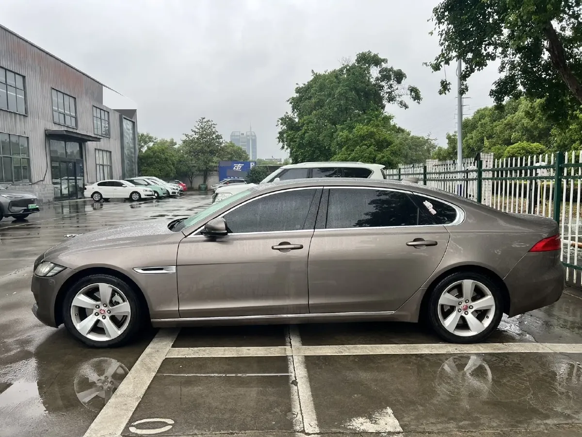 2018 Jaguar XFL 2.0T 200HP L4 8AT,autocango,china used car exporter,china ev exporter,chinese used car exporter,chinese used ev exporter
