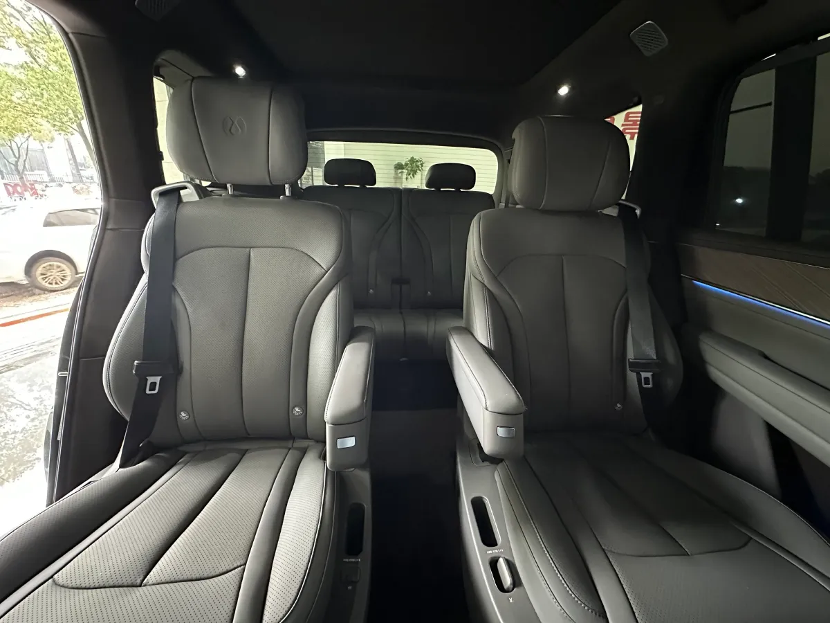 2025 Denza DenzaN9 2.0T 207HP L4 E-CVT PHEV,autocango,china used car exporter,china ev exporter,chinese used car exporter,chinese used ev exporter