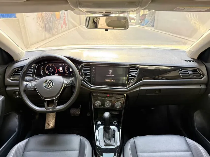 2021 Volkswagen T-Roc 1.4T 150HP L4 7DCT,autocango,china used car exporter,china ev exporter,chinese used car exporter,chinese used ev exporter