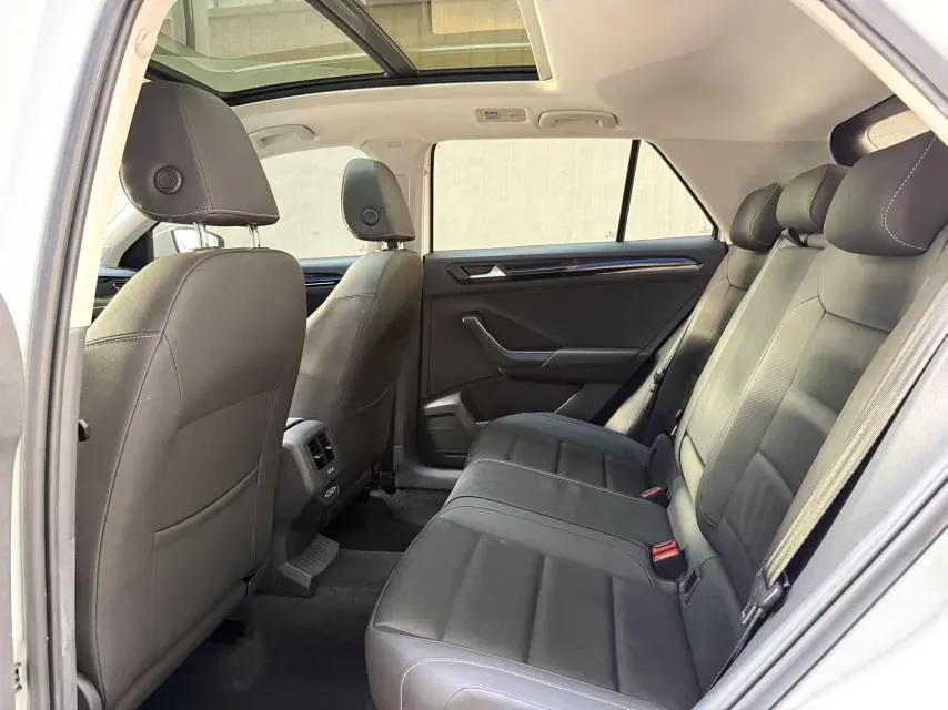 2021 Volkswagen T-Roc 1.4T 150HP L4 7DCT,autocango,china used car exporter,china ev exporter,chinese used car exporter,chinese used ev exporter