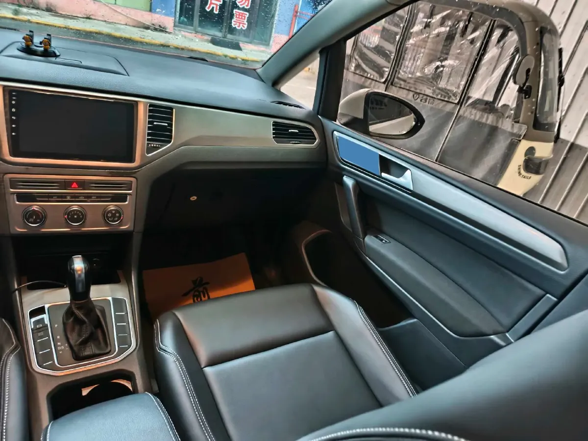 2018 Volkswagen Golf Sportsvan 1.6L 110HP L4 6AT,autocango,china used car exporter,china ev exporter,chinese used car exporter,chinese used ev exporter