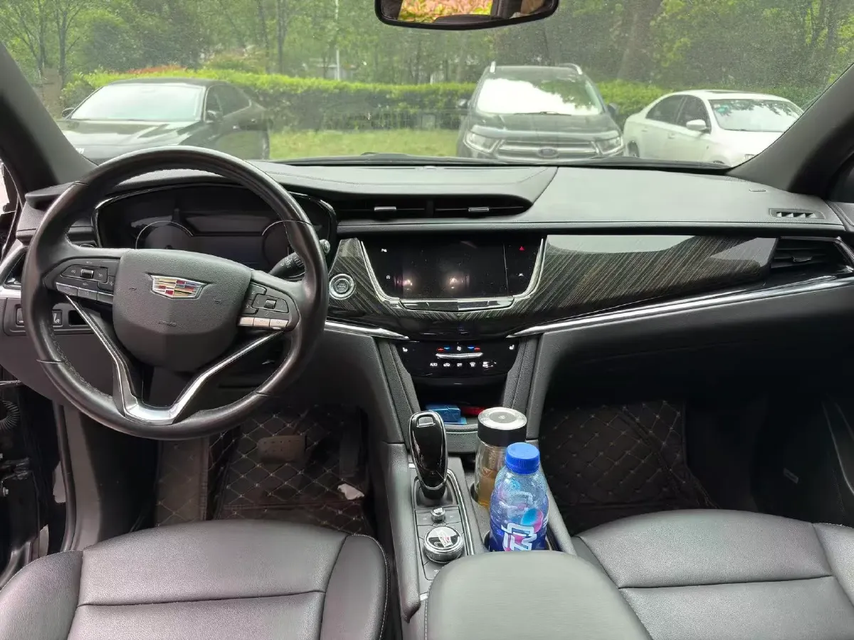 2021 Cadillac XT6 2.0T 237HP L4 9AT,autocango,china used car exporter,china ev exporter,chinese used car exporter,chinese used ev exporter