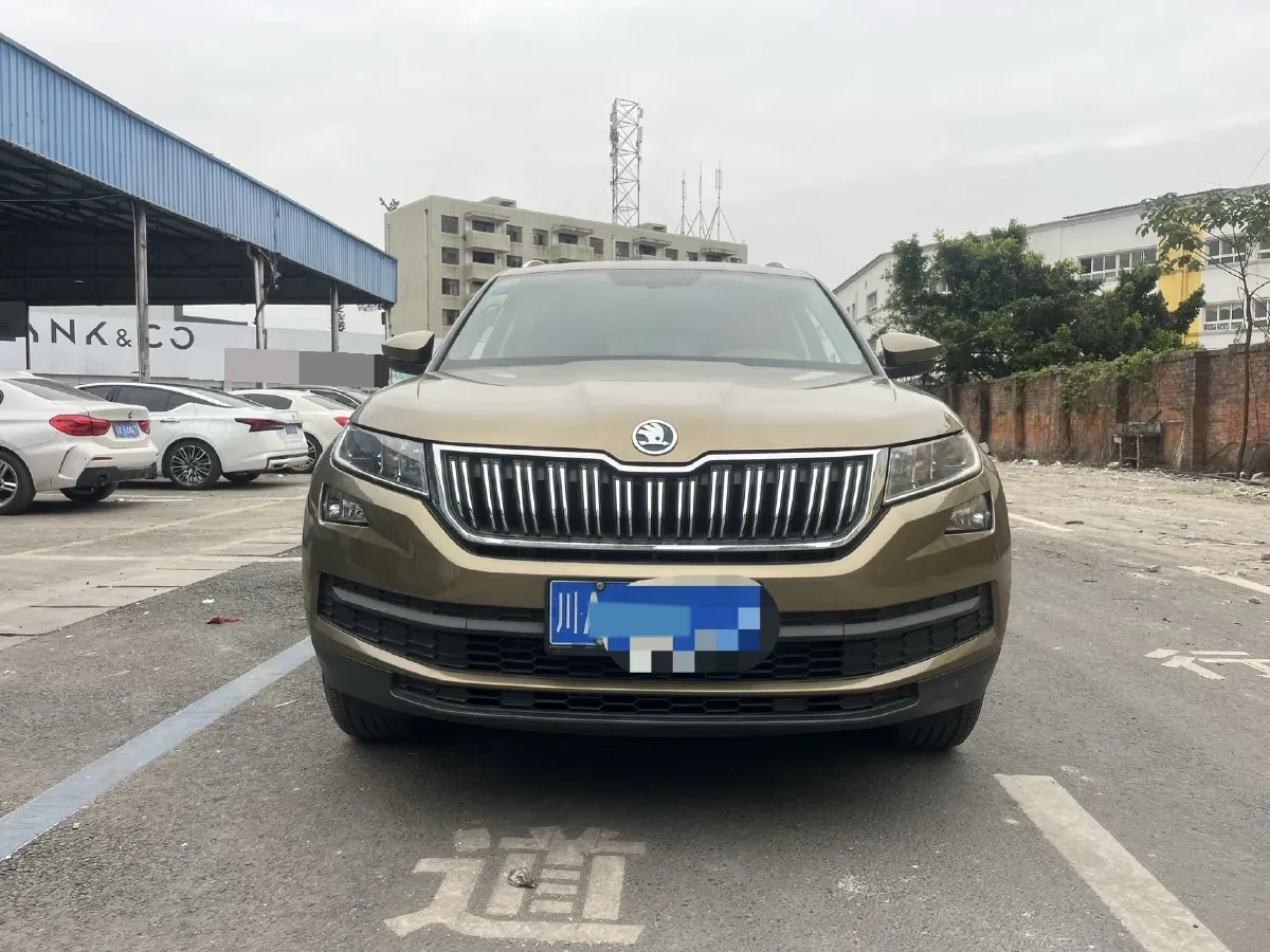 2017 Skoda Kodiak 1.8T 180HP L4 7DCT,autocango,china used car exporter,china ev exporter,chinese used car exporter,chinese used ev exporter