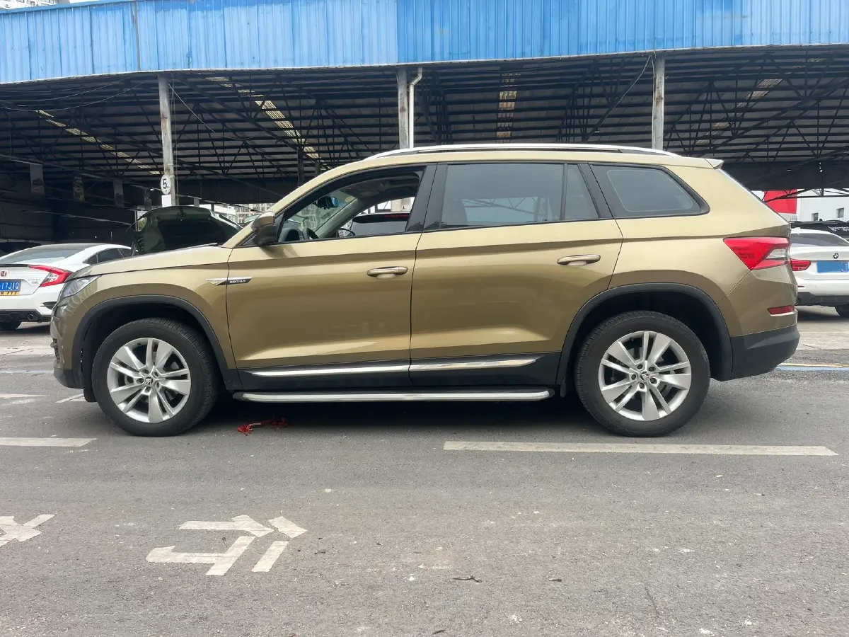 2017 Skoda Kodiak 1.8T 180HP L4 7DCT,autocango,china used car exporter,china ev exporter,chinese used car exporter,chinese used ev exporter