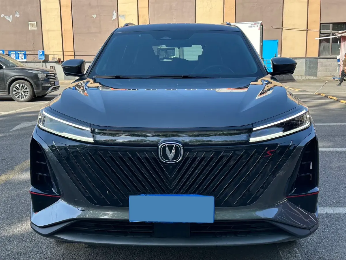 2022 ChangAn CS75 Plus 1.5T 188HP L4 8AT,autocango,china used car exporter,china ev exporter,chinese used car exporter,chinese used ev exporter