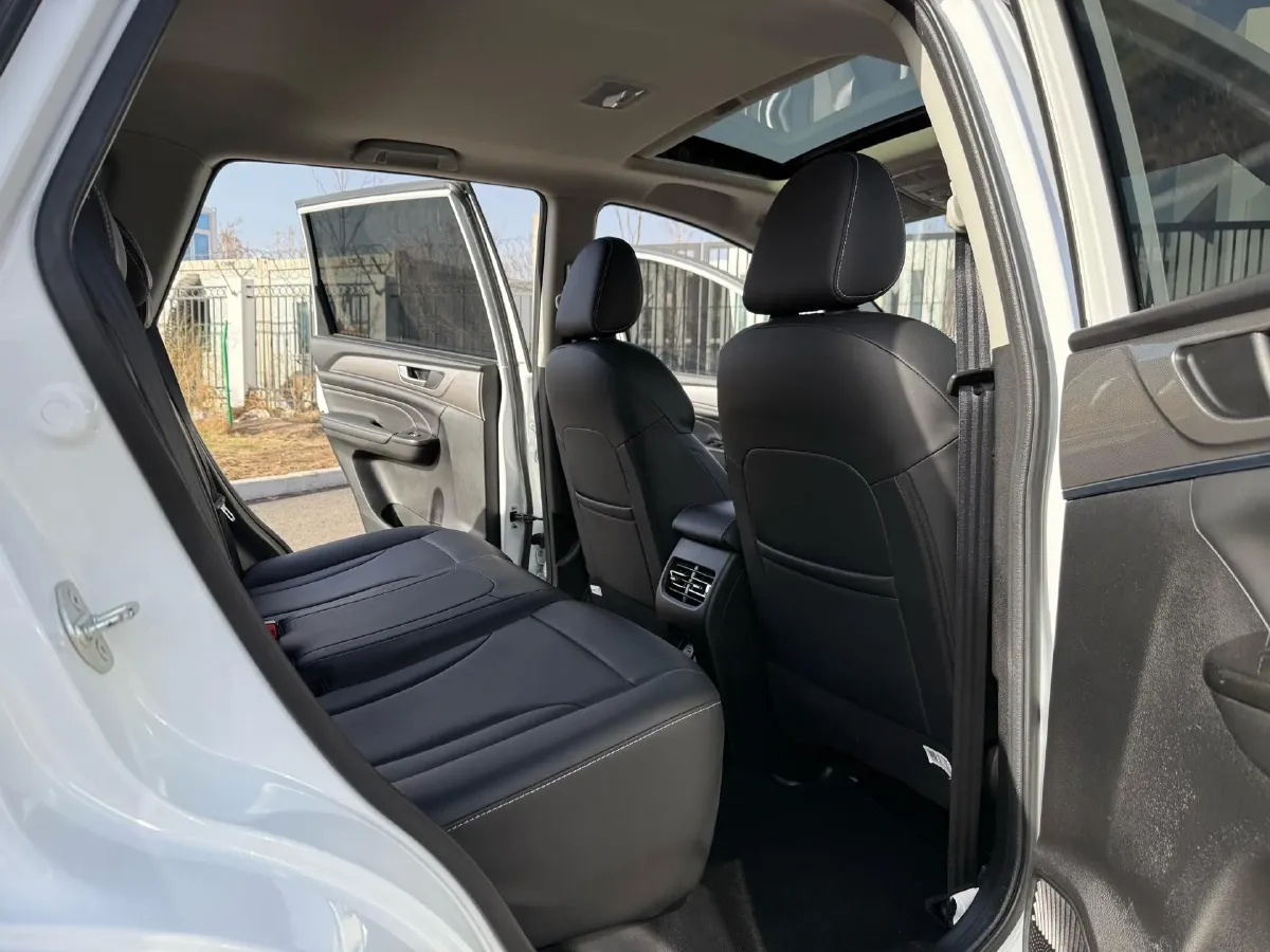 2021 Haval M6 1.5T 150HP L4 7DCT,autocango,china used car exporter,china ev exporter,chinese used car exporter,chinese used ev exporter