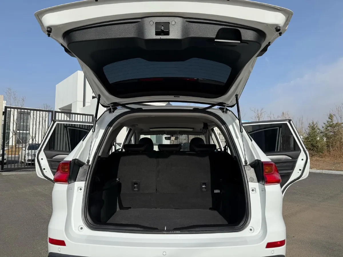 2021 Haval M6 1.5T 150HP L4 7DCT,autocango,china used car exporter,china ev exporter,chinese used car exporter,chinese used ev exporter