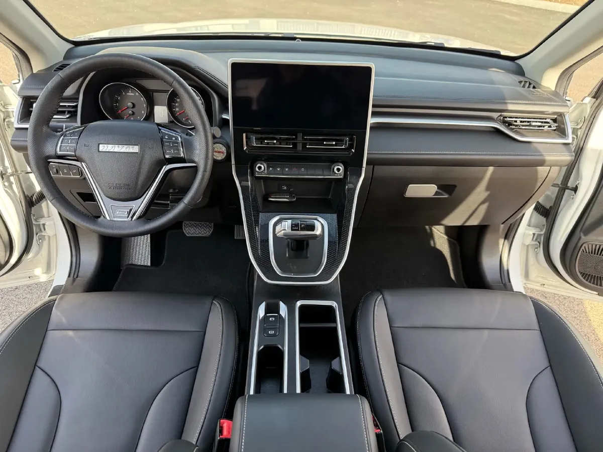 2021 Haval M6 1.5T 150HP L4 7DCT,autocango,china used car exporter,china ev exporter,chinese used car exporter,chinese used ev exporter