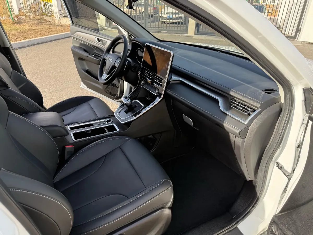 2021 Haval M6 1.5T 150HP L4 7DCT,autocango,china used car exporter,china ev exporter,chinese used car exporter,chinese used ev exporter