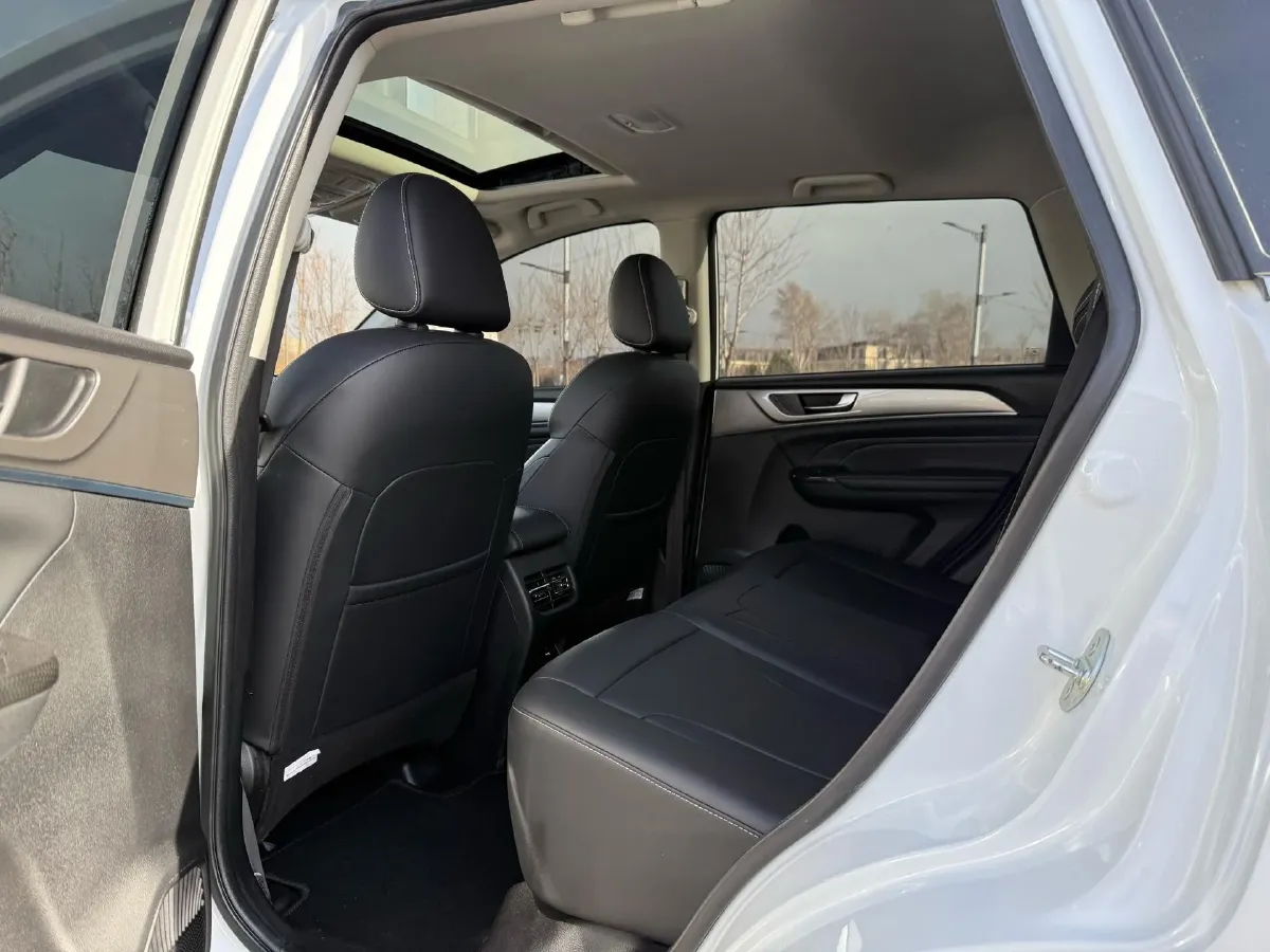 2021 Haval M6 1.5T 150HP L4 7DCT,autocango,china used car exporter,china ev exporter,chinese used car exporter,chinese used ev exporter