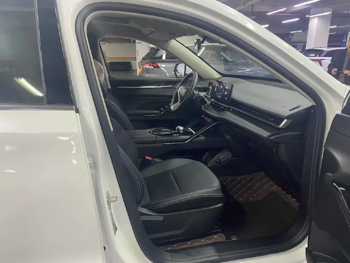 2024 Haval H6 1.5T 184HP L4 7DCT,autocango,china used car exporter,china ev exporter,chinese used car exporter,chinese used ev exporter