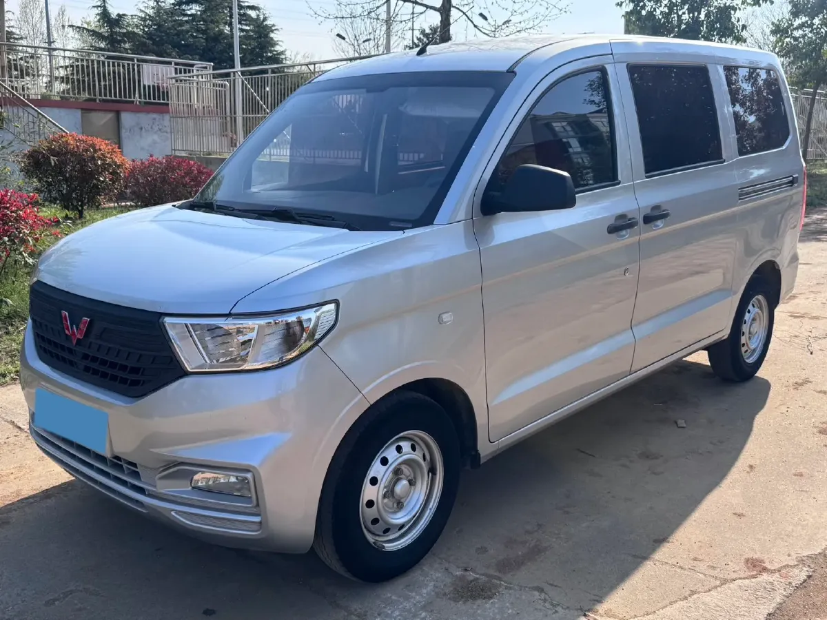 2021 WuLing RongGuang Mini Truck 1.2L 76HP L4 5MT,autocango,china used car exporter,china ev exporter,chinese used car exporter,chinese used ev exporter