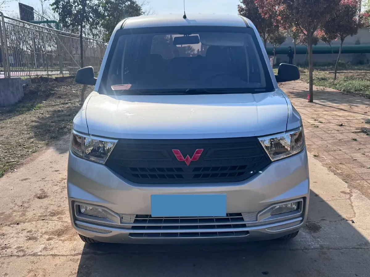 2021 WuLing RongGuang Mini Truck 1.2L 76HP L4 5MT,autocango,china used car exporter,china ev exporter,chinese used car exporter,chinese used ev exporter