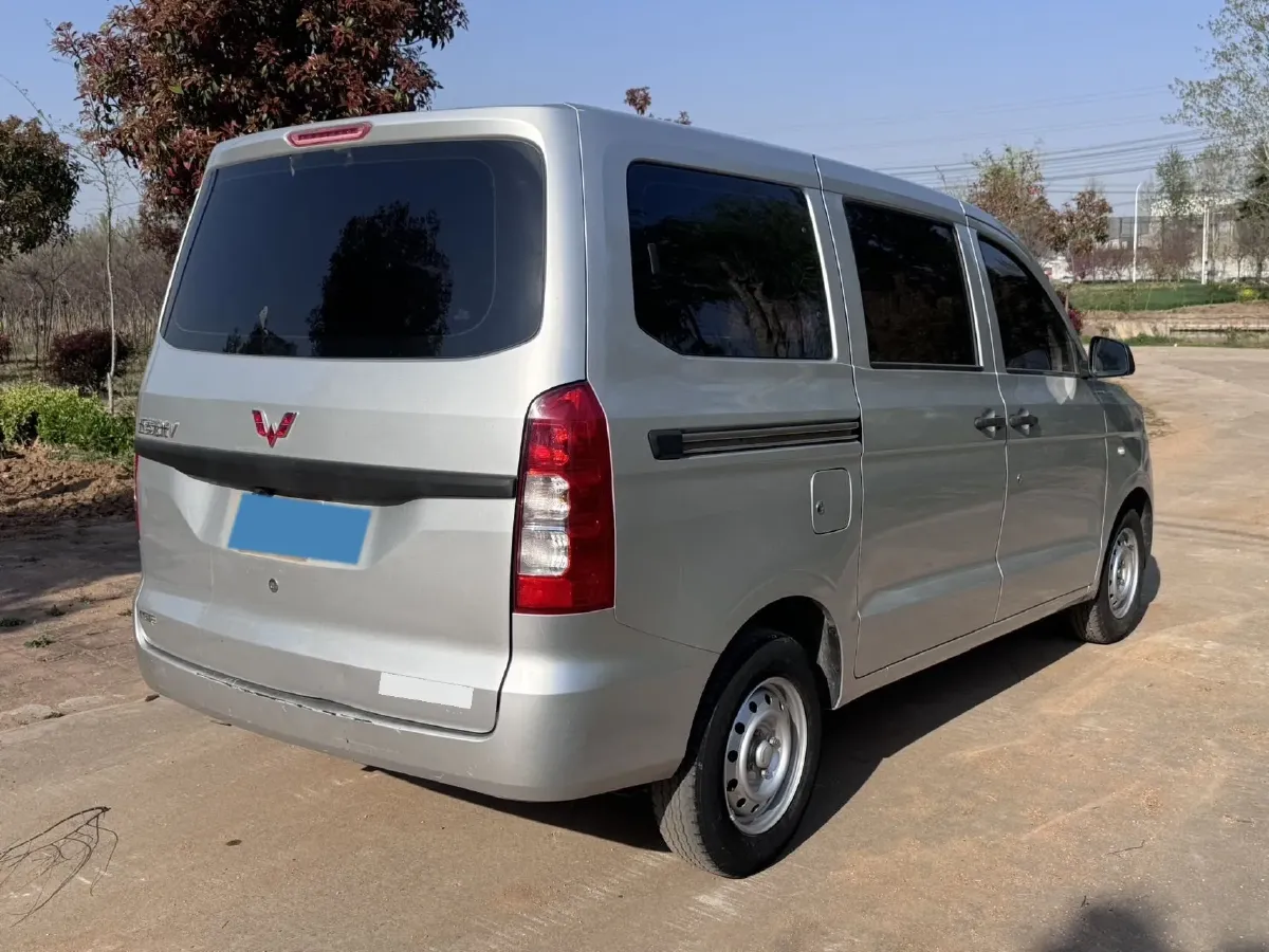 2021 WuLing RongGuang Mini Truck 1.2L 76HP L4 5MT,autocango,china used car exporter,china ev exporter,chinese used car exporter,chinese used ev exporter