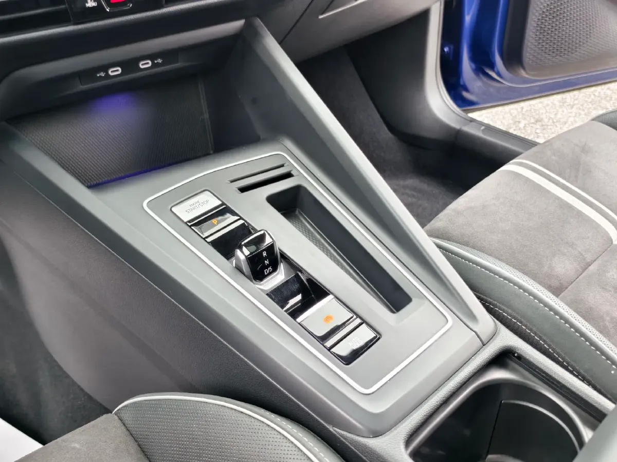 2023 Volkswagen Golf 1.4T 150HP L4 7DCT,autocango,china used car exporter,china ev exporter,chinese used car exporter,chinese used ev exporter