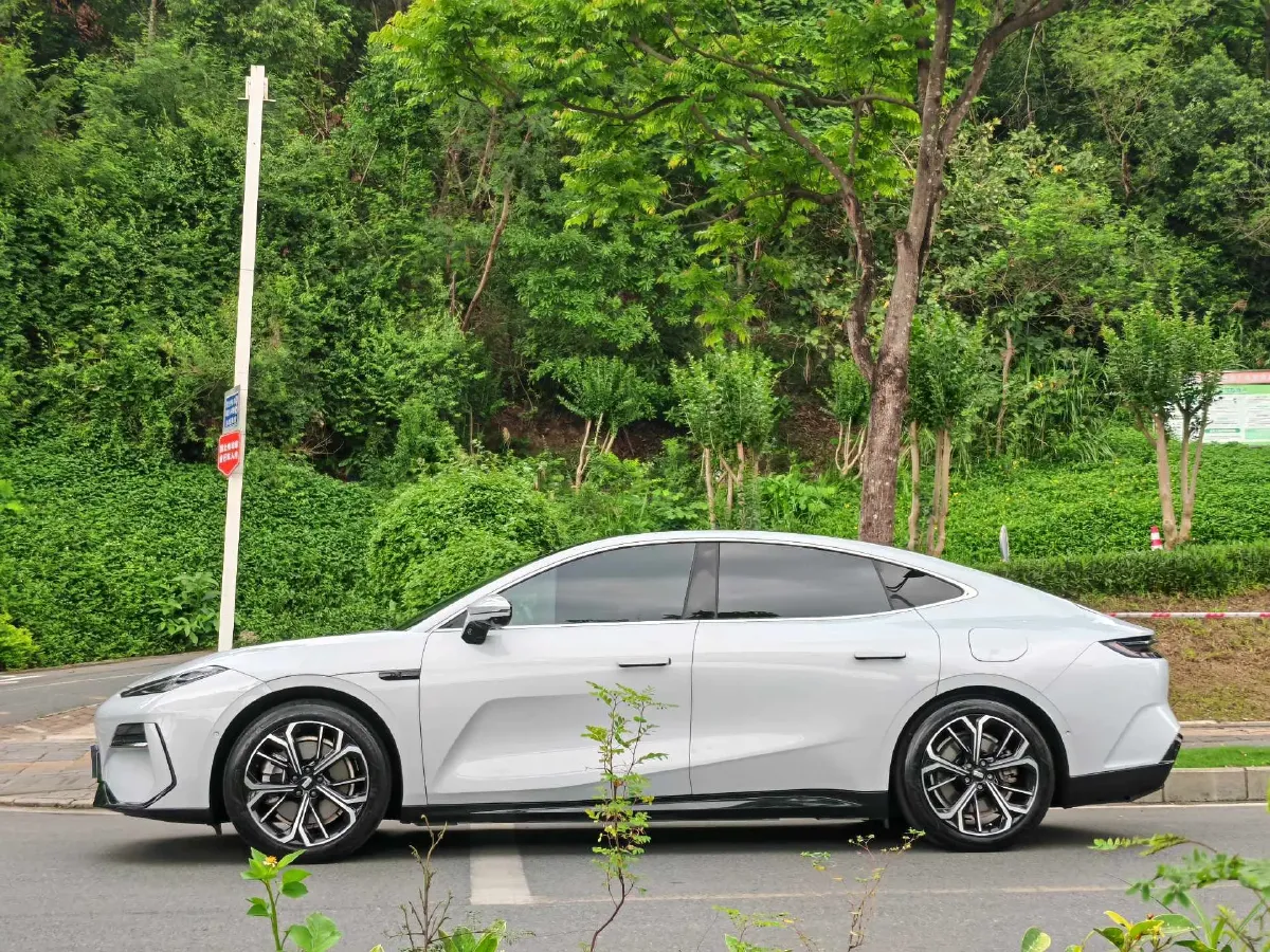 2025 Geely Galaxy E8 BEV 76KWH,autocango,china used car exporter,china ev exporter,chinese used car exporter,chinese used ev exporter