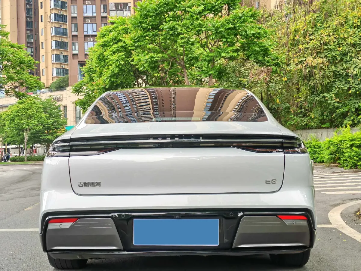 2025 Geely Galaxy E8 BEV 76KWH,autocango,china used car exporter,china ev exporter,chinese used car exporter,chinese used ev exporter