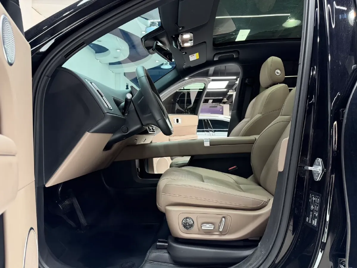 2025 Li L6 Range Extended 154HP L4 REEV,autocango,china used car exporter,china ev exporter,chinese used car exporter,chinese used ev exporter