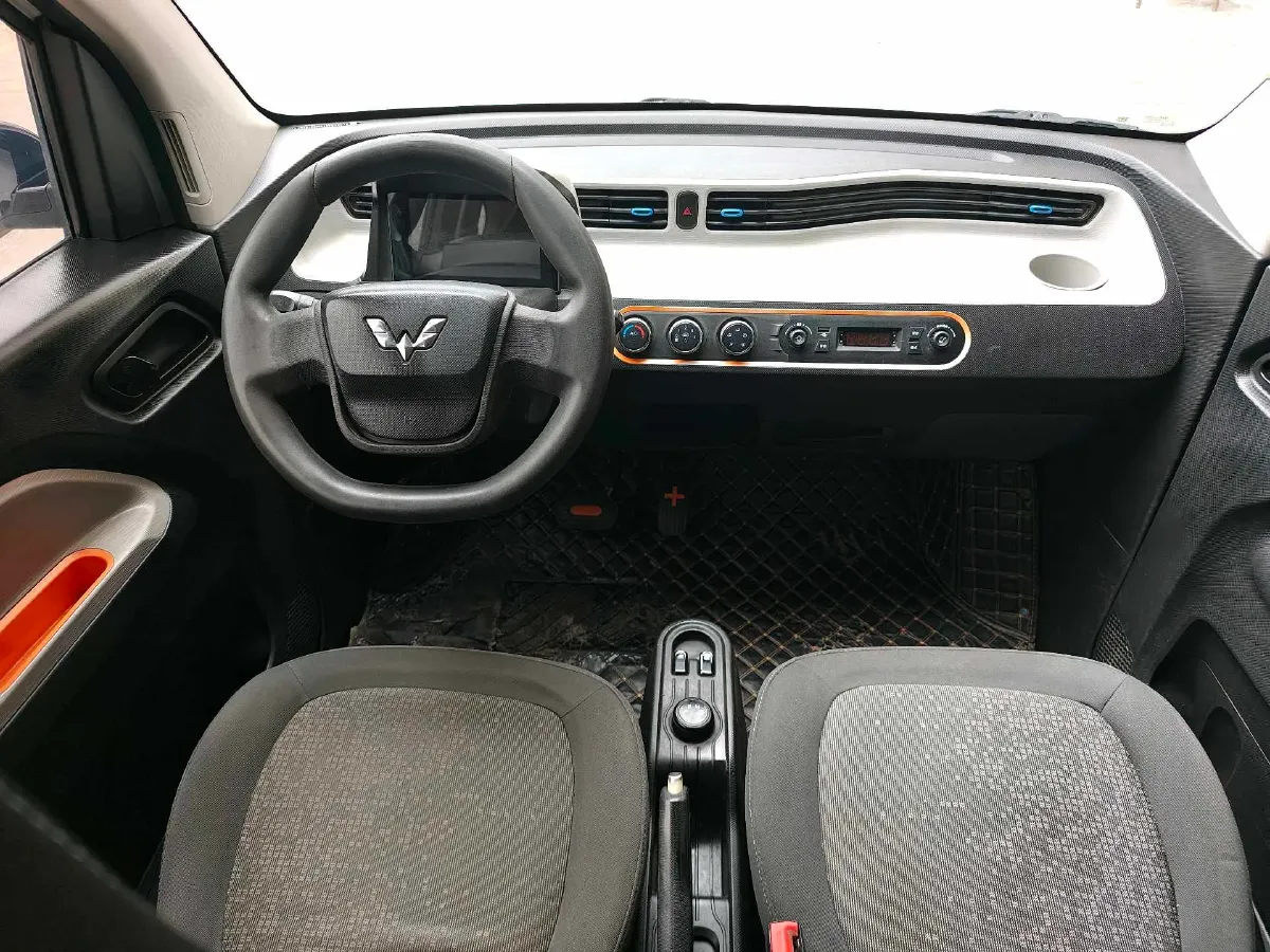 2020 WuLing HongGuang MINI EV BEV 13.8KWH,autocango,china used car exporter,china ev exporter,chinese used car exporter,chinese used ev exporter