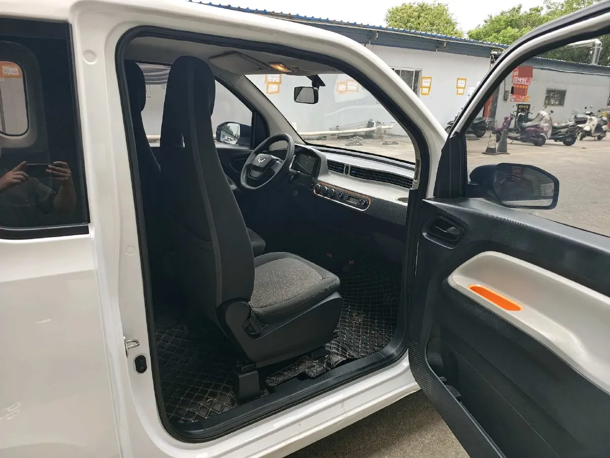 2020 WuLing HongGuang MINI EV BEV 13.8KWH,autocango,china used car exporter,china ev exporter,chinese used car exporter,chinese used ev exporter