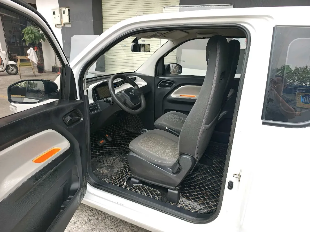 2020 WuLing HongGuang MINI EV BEV 13.8KWH,autocango,china used car exporter,china ev exporter,chinese used car exporter,chinese used ev exporter