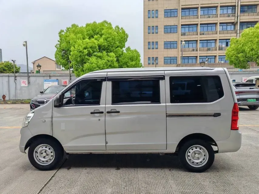 2021 WuLing RongGuang S 1.2L 76HP L4 5MT,autocango,china used car exporter,china ev exporter,chinese used car exporter,chinese used ev exporter