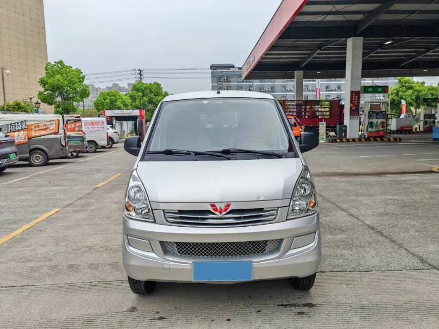2021 WuLing RongGuang S 1.2L 76HP L4 5MT,autocango,china used car exporter,china ev exporter,chinese used car exporter,chinese used ev exporter