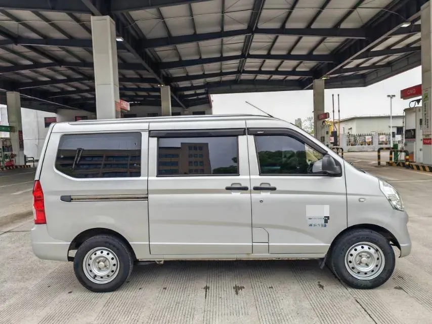 2021 WuLing RongGuang S 1.2L 76HP L4 5MT,autocango,china used car exporter,china ev exporter,chinese used car exporter,chinese used ev exporter