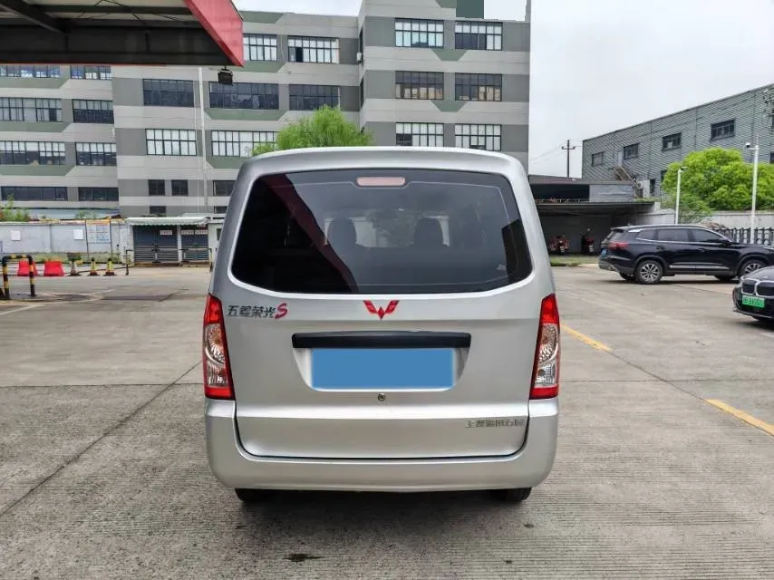 2021 WuLing RongGuang S 1.2L 76HP L4 5MT,autocango,china used car exporter,china ev exporter,chinese used car exporter,chinese used ev exporter