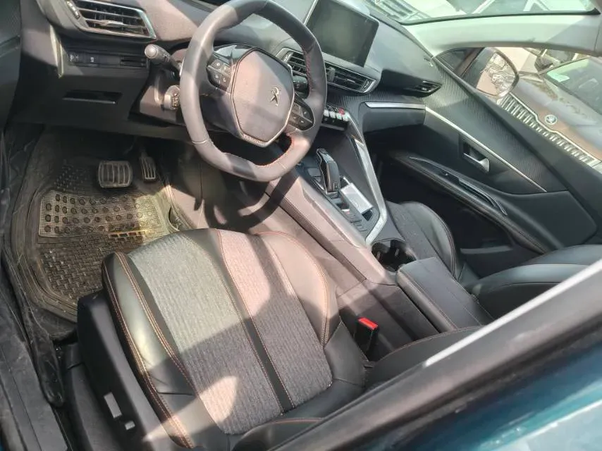 2017 Peugeot 5008 1.8T 204HP L4 6AT,autocango,china used car exporter,china ev exporter,chinese used car exporter,chinese used ev exporter