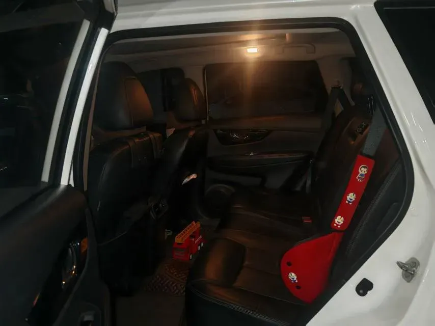 2019 Nissan X-Trail 2.0L 154HP L4 CVT,autocango,china used car exporter,china ev exporter,chinese used car exporter,chinese used ev exporter