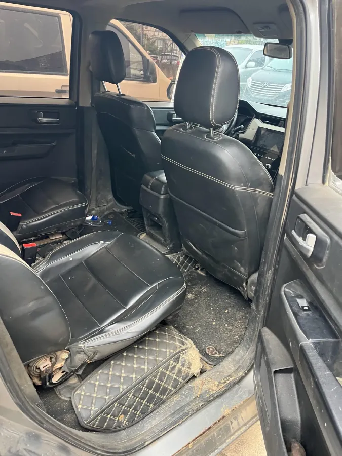 2021 WuLing HongGuang Plus 1.5L 99HP L4 6MT,autocango,china used car exporter,china ev exporter,chinese used car exporter,chinese used ev exporter