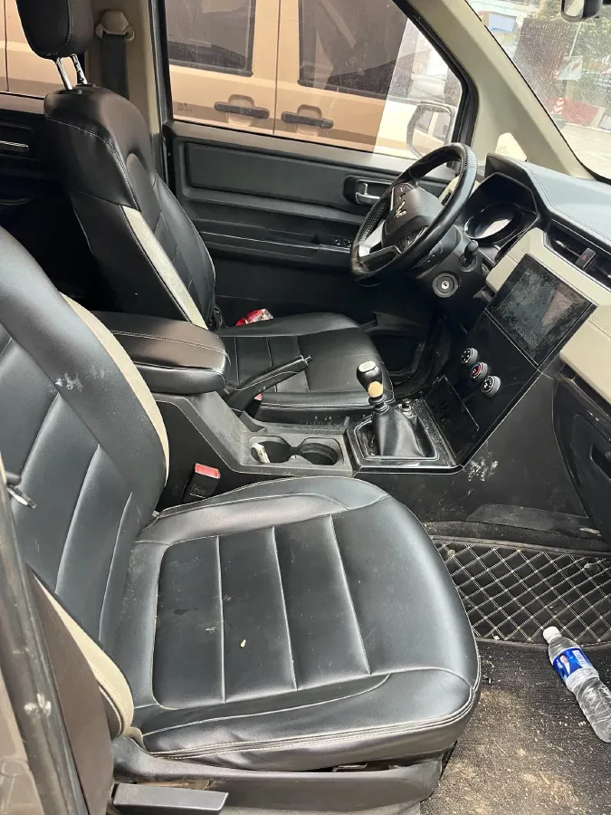 2021 WuLing HongGuang Plus 1.5L 99HP L4 6MT,autocango,china used car exporter,china ev exporter,chinese used car exporter,chinese used ev exporter