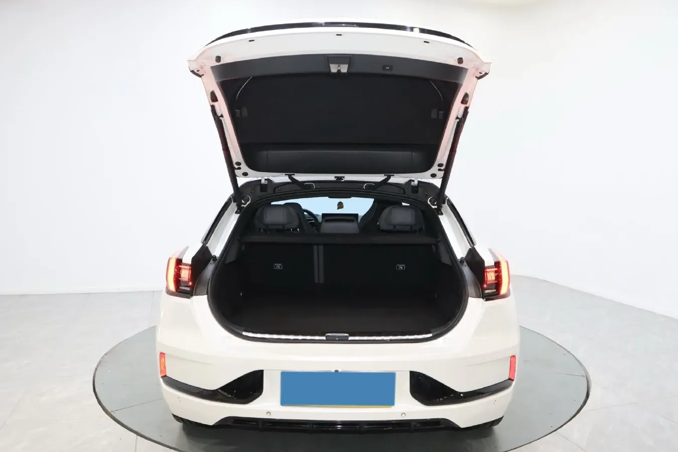 2022 Zeekr 001 BEV 100KWH,autocango,china used car exporter,china ev exporter,chinese used car exporter,chinese used ev exporter