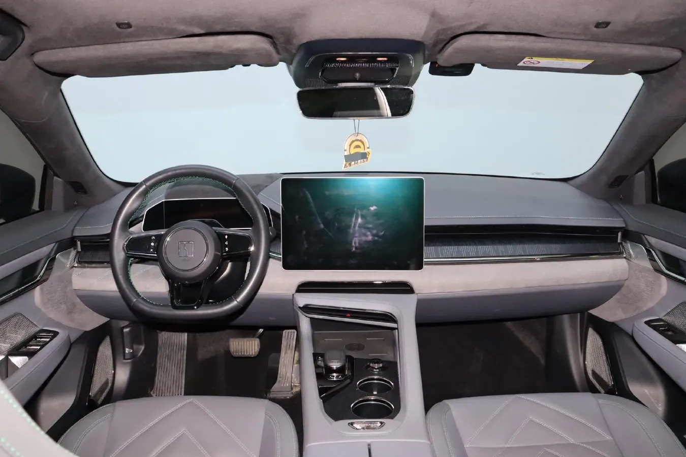 2022 Zeekr 001 BEV 100KWH,autocango,china used car exporter,china ev exporter,chinese used car exporter,chinese used ev exporter