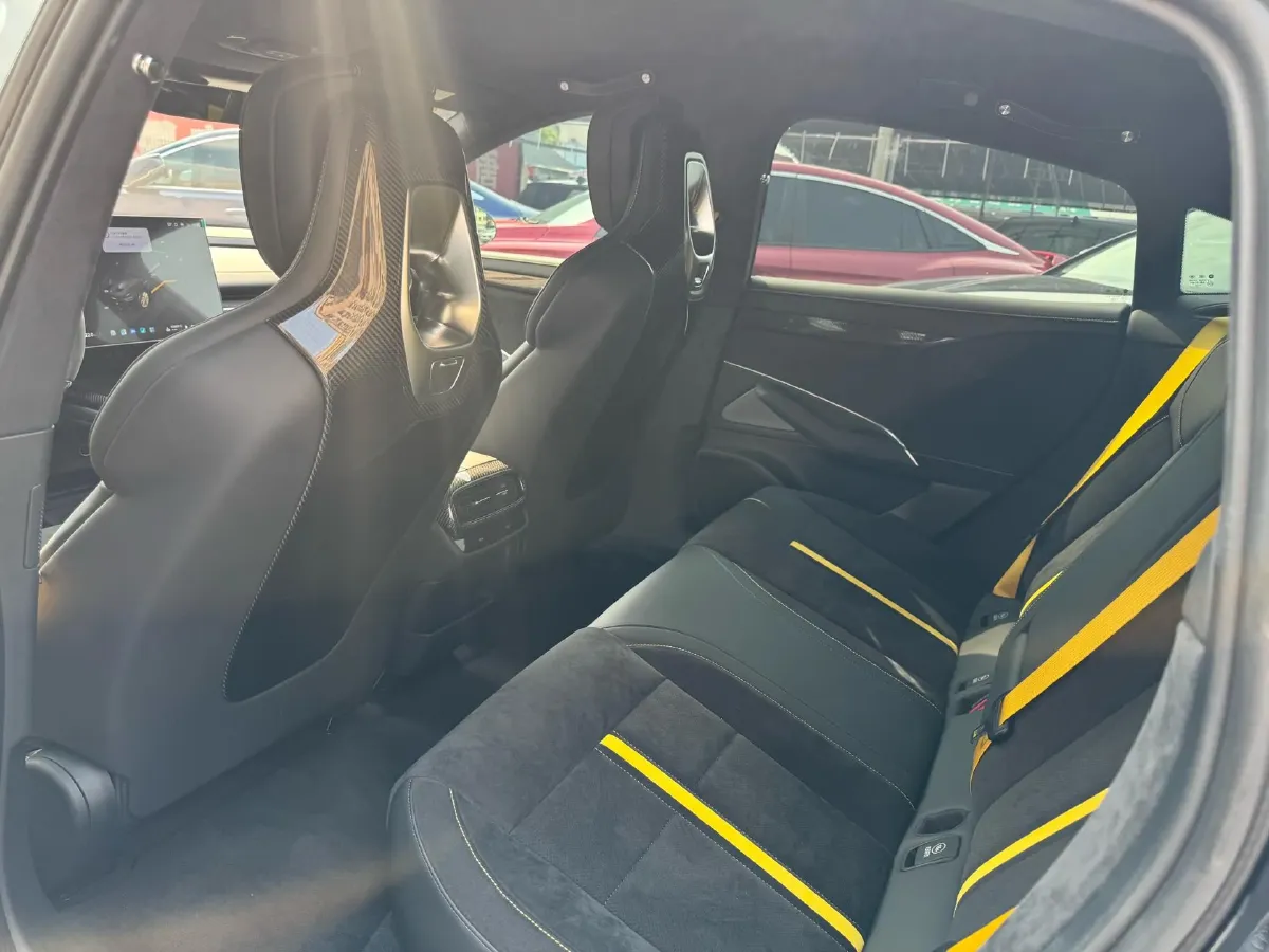 2025 MI SU7 Ultra BEV 93.7KWH,autocango,china used car exporter,china ev exporter,chinese used car exporter,chinese used ev exporter