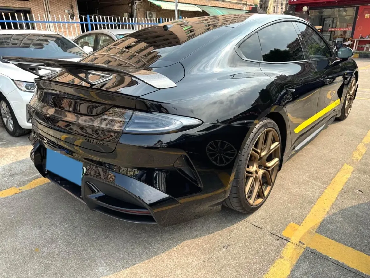 2025 MI SU7 Ultra BEV 93.7KWH,autocango,china used car exporter,china ev exporter,chinese used car exporter,chinese used ev exporter