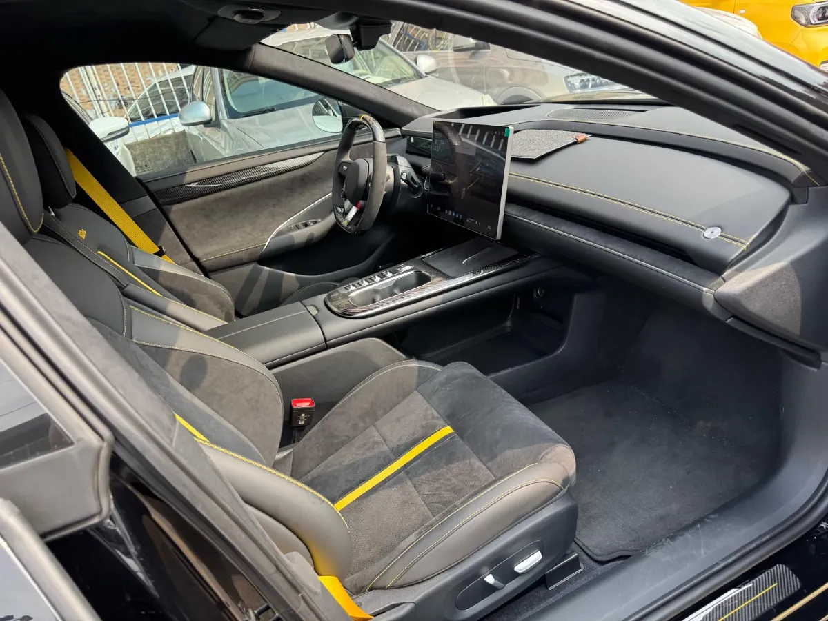 2025 MI SU7 Ultra BEV 93.7KWH,autocango,china used car exporter,china ev exporter,chinese used car exporter,chinese used ev exporter