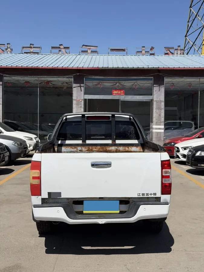 2020 Isuzu Jim 2.4T 211HP L4 5MT,autocango,china used car exporter,china ev exporter,chinese used car exporter,chinese used ev exporter