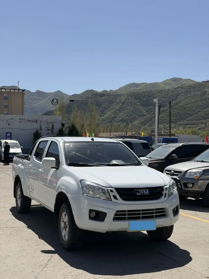 2020 Isuzu Jim 2.4T 211HP L4 5MT,autocango,china used car exporter,china ev exporter,chinese used car exporter,chinese used ev exporter