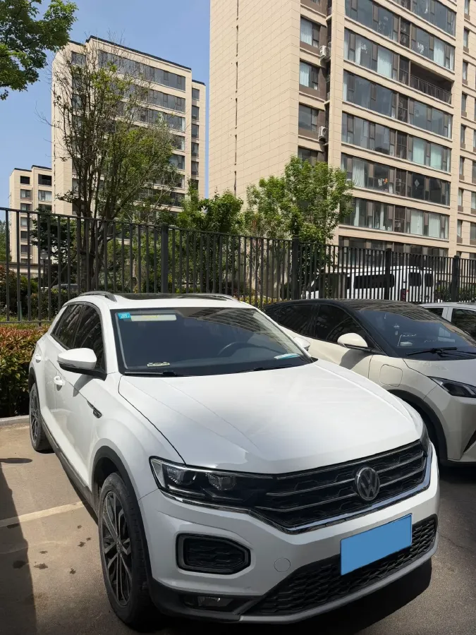 2020 Volkswagen T-Roc 1.4T 150HP L4 7DCT,autocango,china used car exporter,china ev exporter,chinese used car exporter,chinese used ev exporter