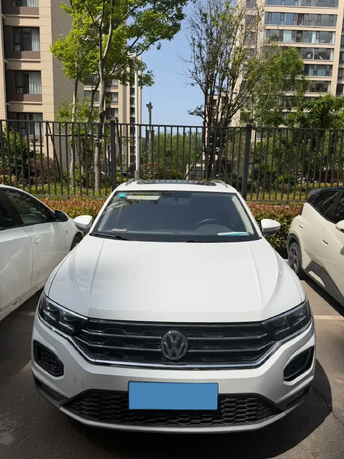 2020 Volkswagen T-Roc 1.4T 150HP L4 7DCT,autocango,china used car exporter,china ev exporter,chinese used car exporter,chinese used ev exporter