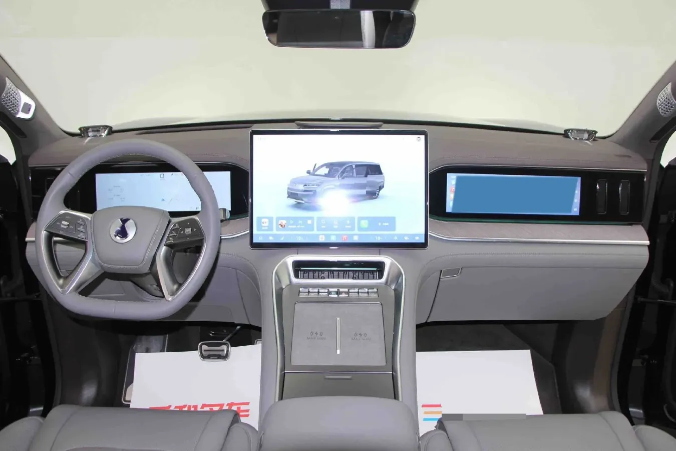 2025 Denza DenzaN9 2.0T 207HP L4 E-CVT PHEV,autocango,china used car exporter,china ev exporter,chinese used car exporter,chinese used ev exporter